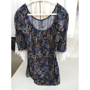 Voll- bohemian paisley top, Romantic Blue with flirty white Lacing. Fairytale